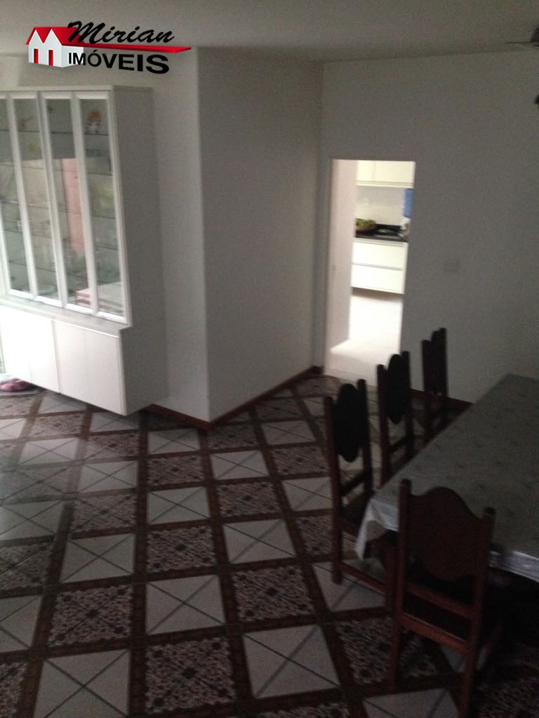 Casa de Condomínio à venda com 3 quartos, 220m² - Foto 18