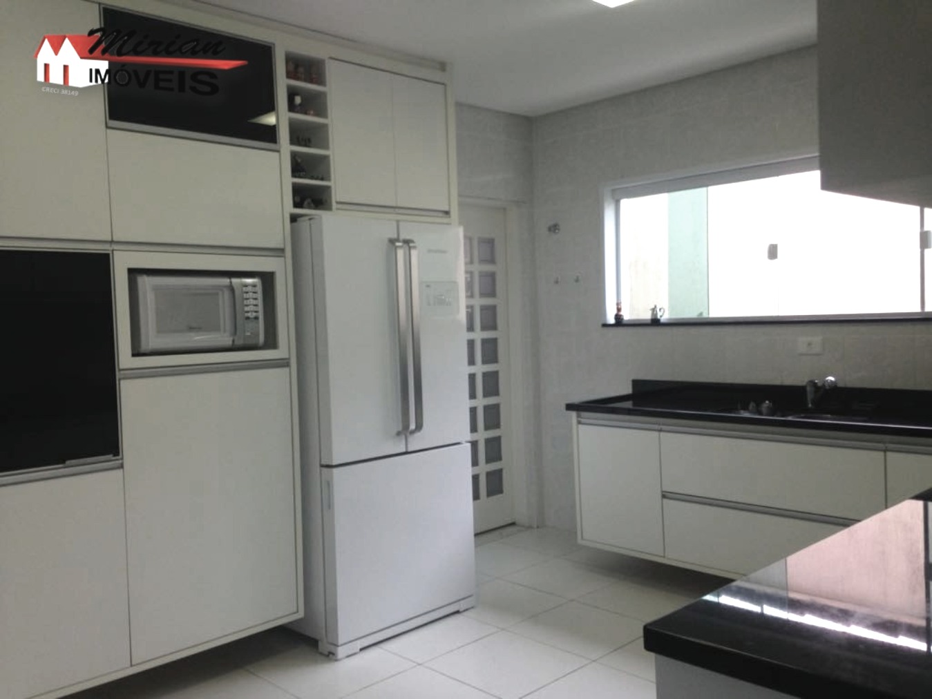 Casa de Condomínio à venda com 3 quartos, 220m² - Foto 11