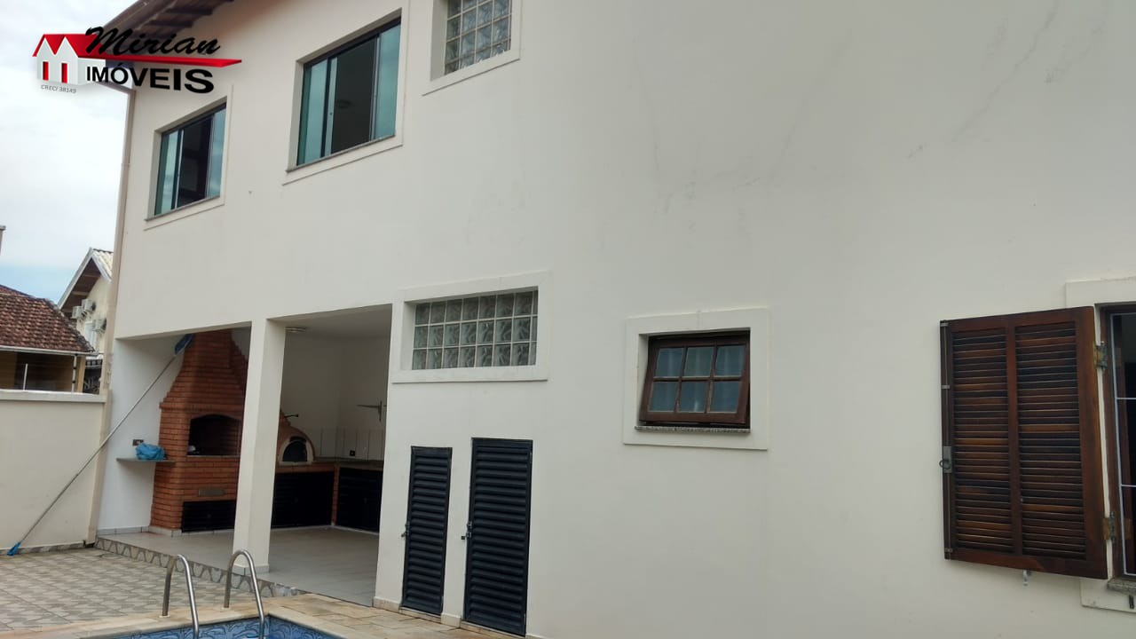 Casa à venda com 5 quartos, 270m² - Foto 21