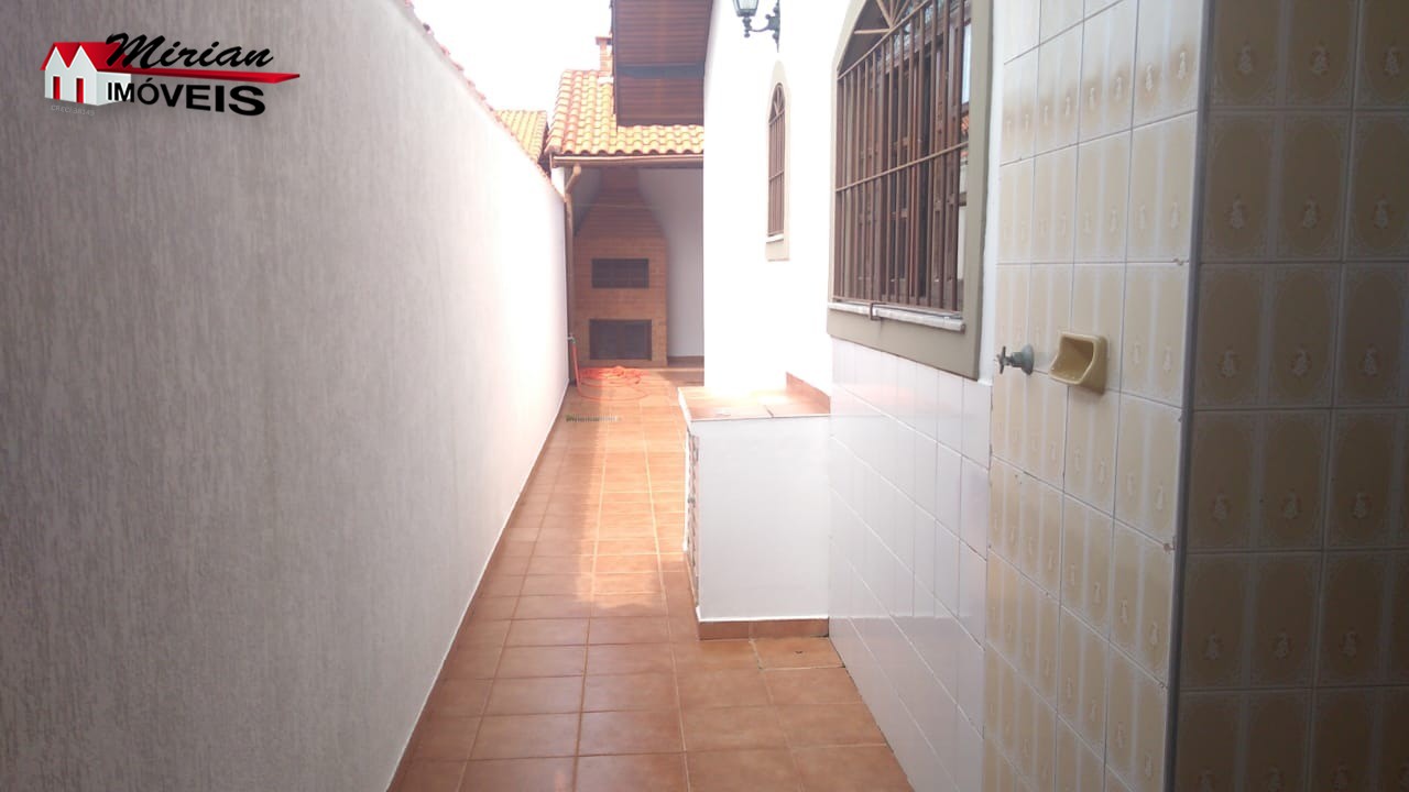 Casa à venda com 3 quartos, 250m² - Foto 13