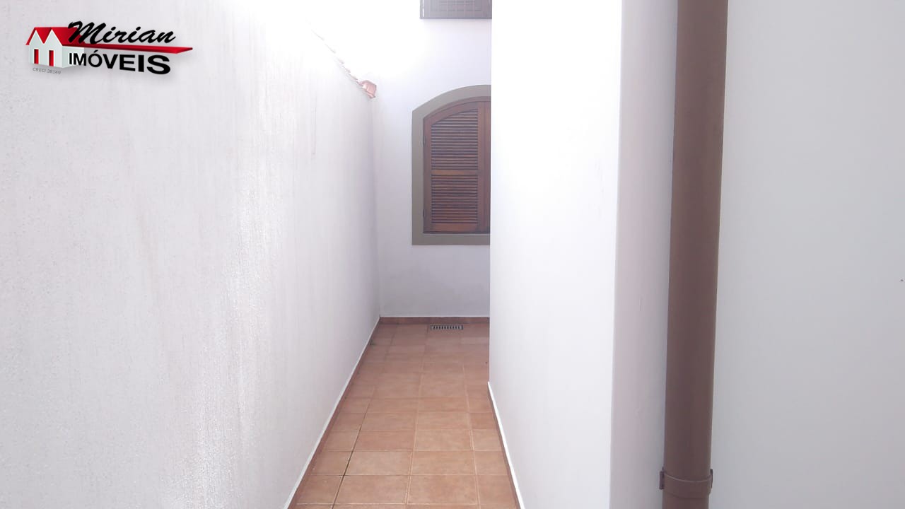 Casa à venda com 3 quartos, 250m² - Foto 16