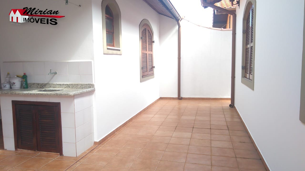 Casa à venda com 3 quartos, 250m² - Foto 17