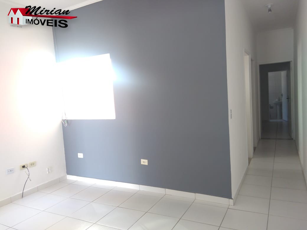 Casa à venda com 2 quartos, 70m² - Foto 17