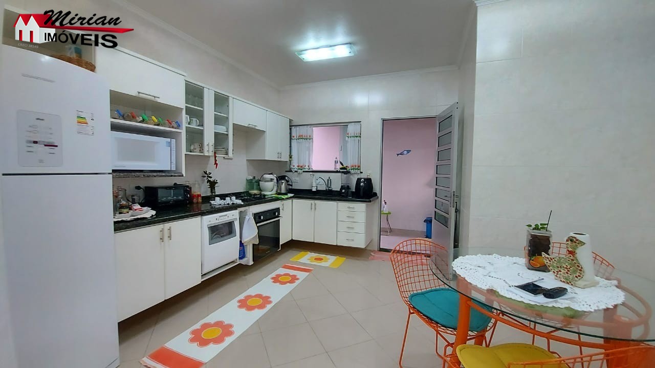 Sobrado à venda com 3 quartos, 200m² - Foto 45