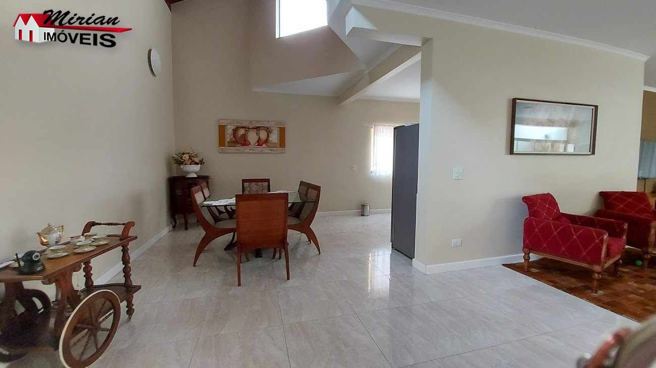 Casa de Condomínio à venda com 5 quartos, 200m² - Foto 12