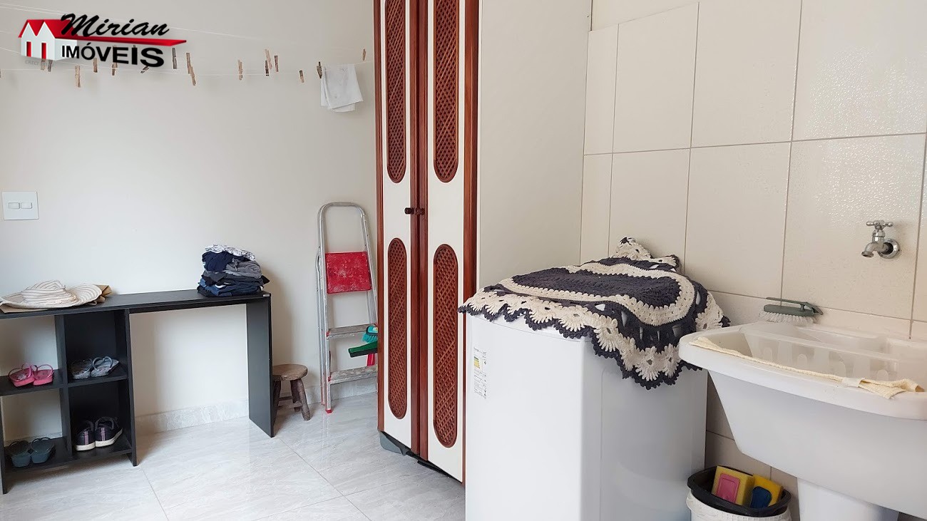 Casa de Condomínio à venda com 5 quartos, 200m² - Foto 16