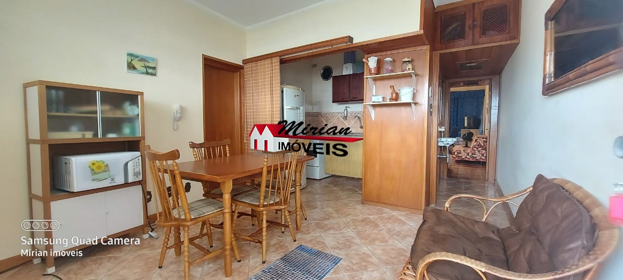 Apartamento à venda com 2 quartos, 70m² - Foto 1