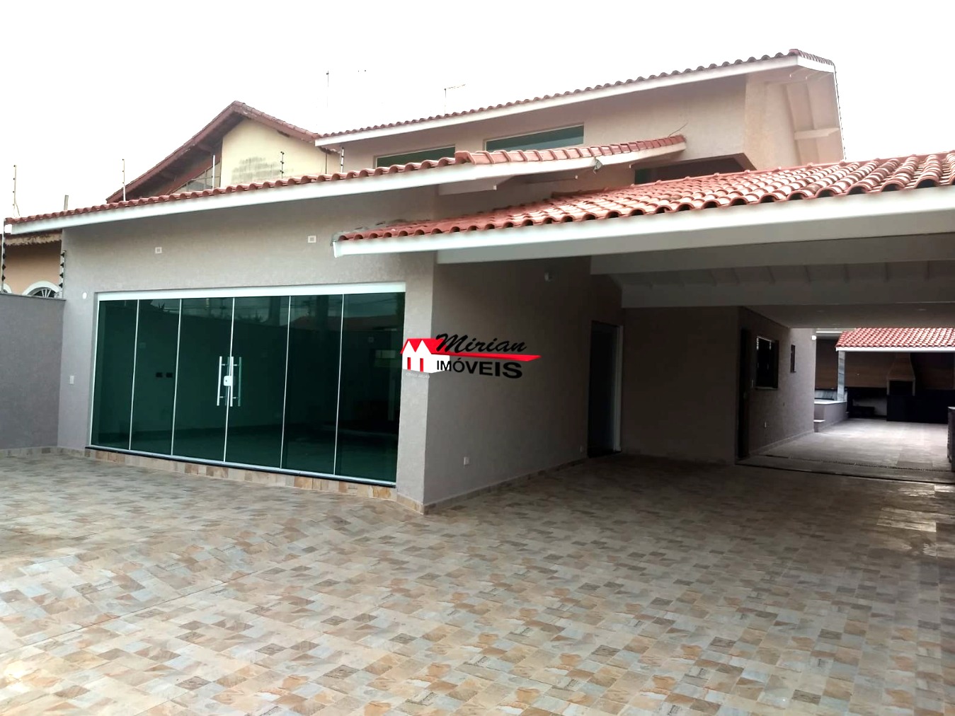 Casa à venda com 5 quartos, 240m² - Foto 11