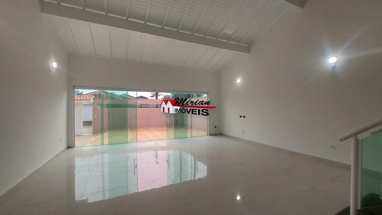 Casa à venda com 5 quartos, 240m² - Foto 31