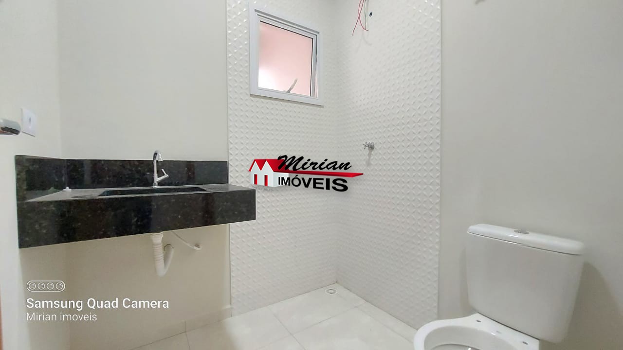 Casa à venda com 2 quartos, 70m² - Foto 13