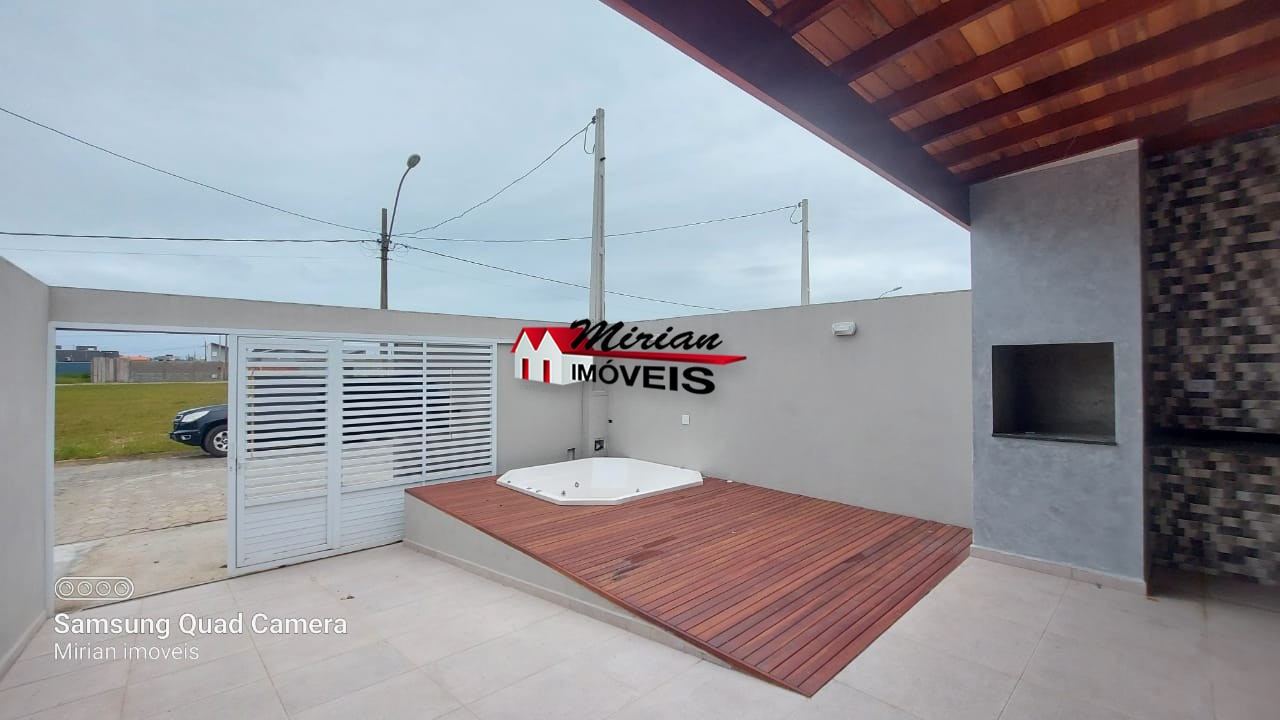 Casa à venda com 2 quartos, 70m² - Foto 4