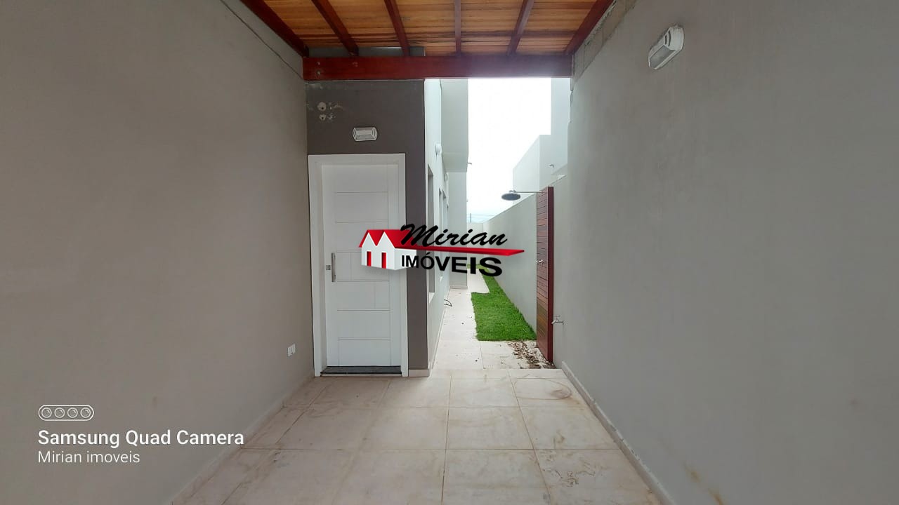 Casa à venda com 2 quartos, 70m² - Foto 12