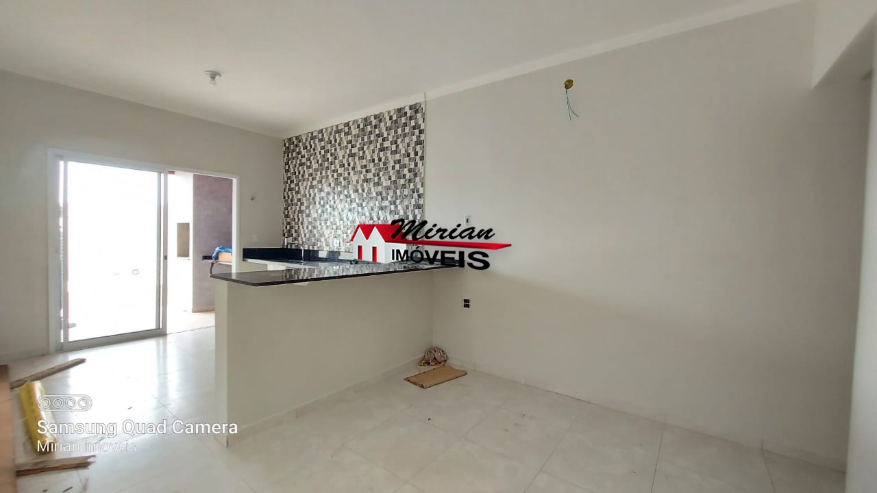 Casa à venda com 2 quartos, 70m² - Foto 9