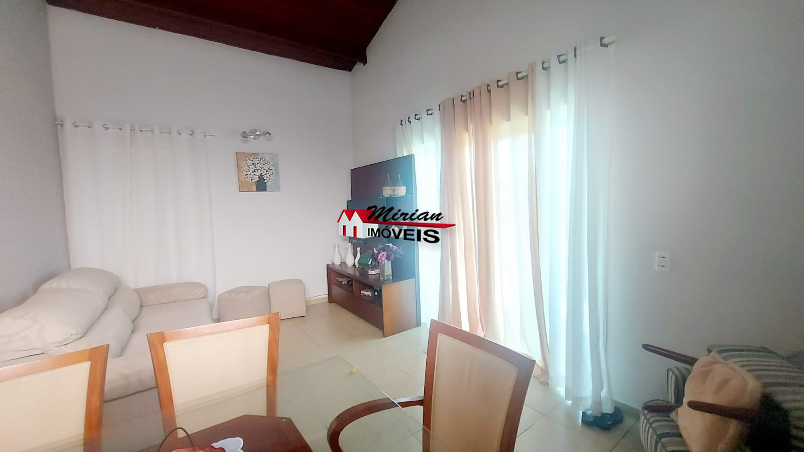 Casa à venda com 3 quartos, 121m² - Foto 4