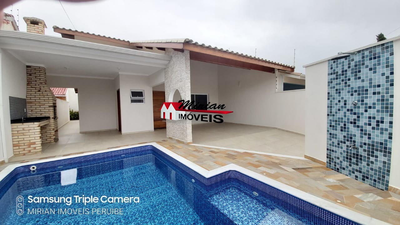 Casa à venda com 3 quartos, 141m² - Foto 1