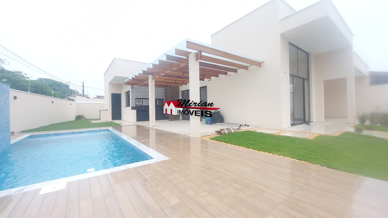 Casa à venda com 3 quartos, 350m² - Foto 4