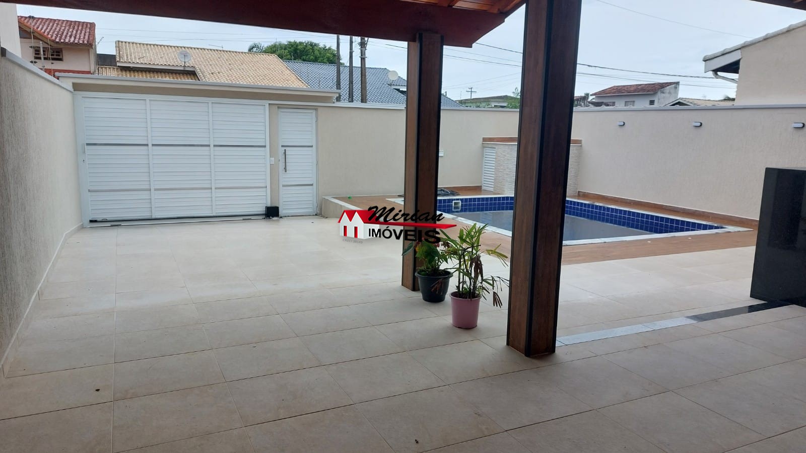 Casa à venda com 3 quartos, 160m² - Foto 2