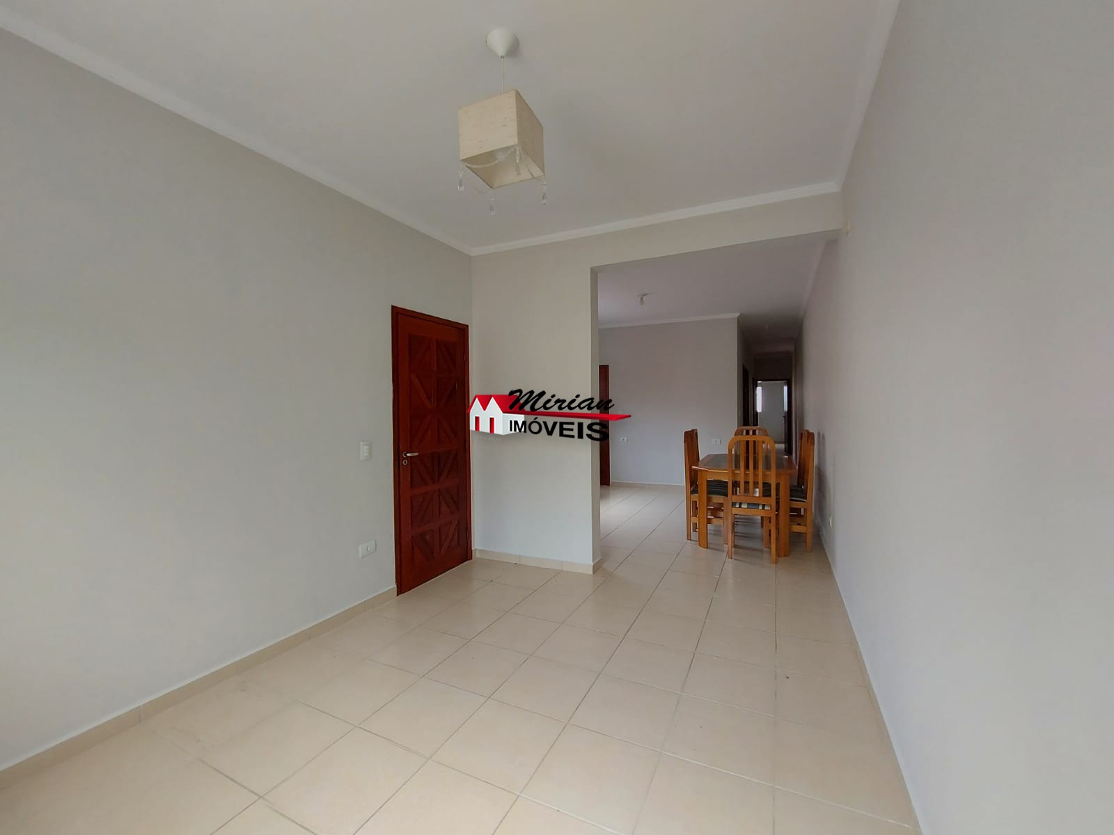 Casa à venda com 3 quartos, 100m² - Foto 4