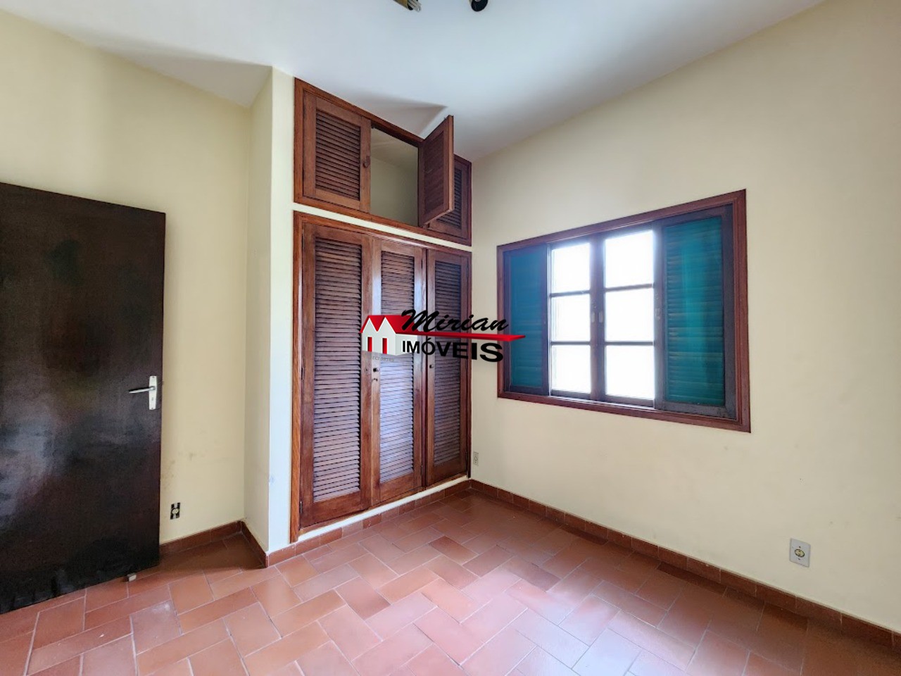 Casa à venda com 4 quartos, 180m² - Foto 13