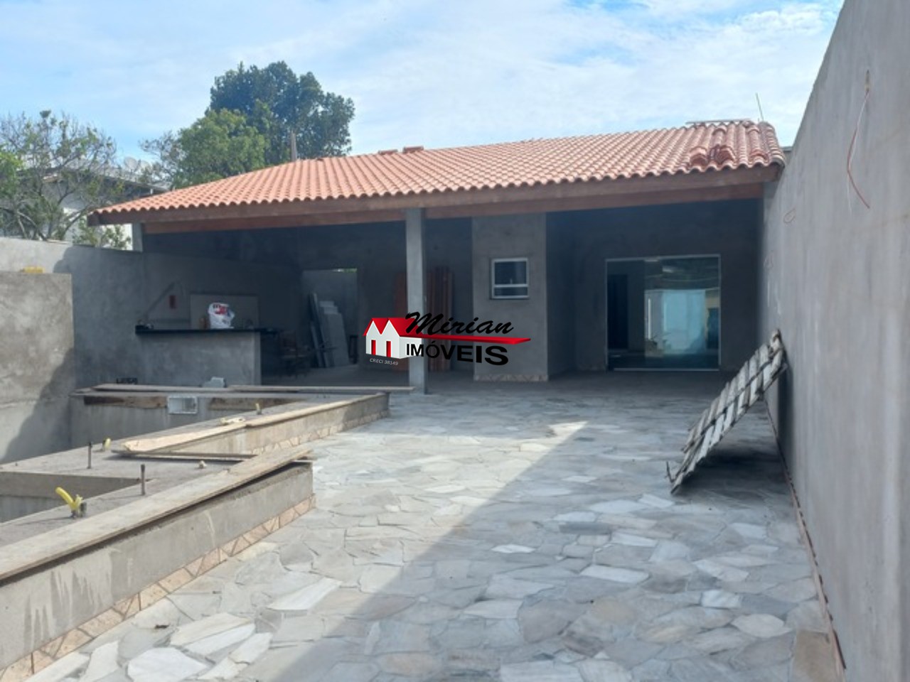 Casa à venda com 3 quartos, 160m² - Foto 2