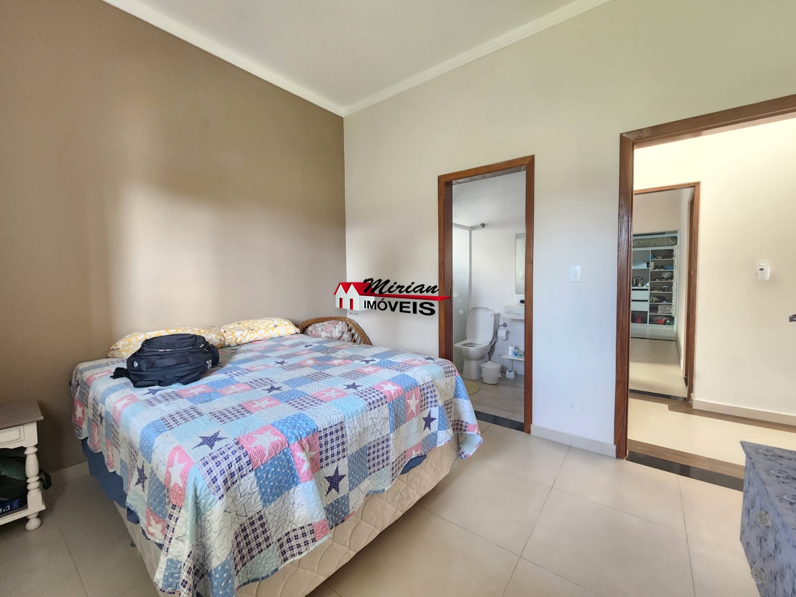 Casa à venda com 4 quartos, 220m² - Foto 16