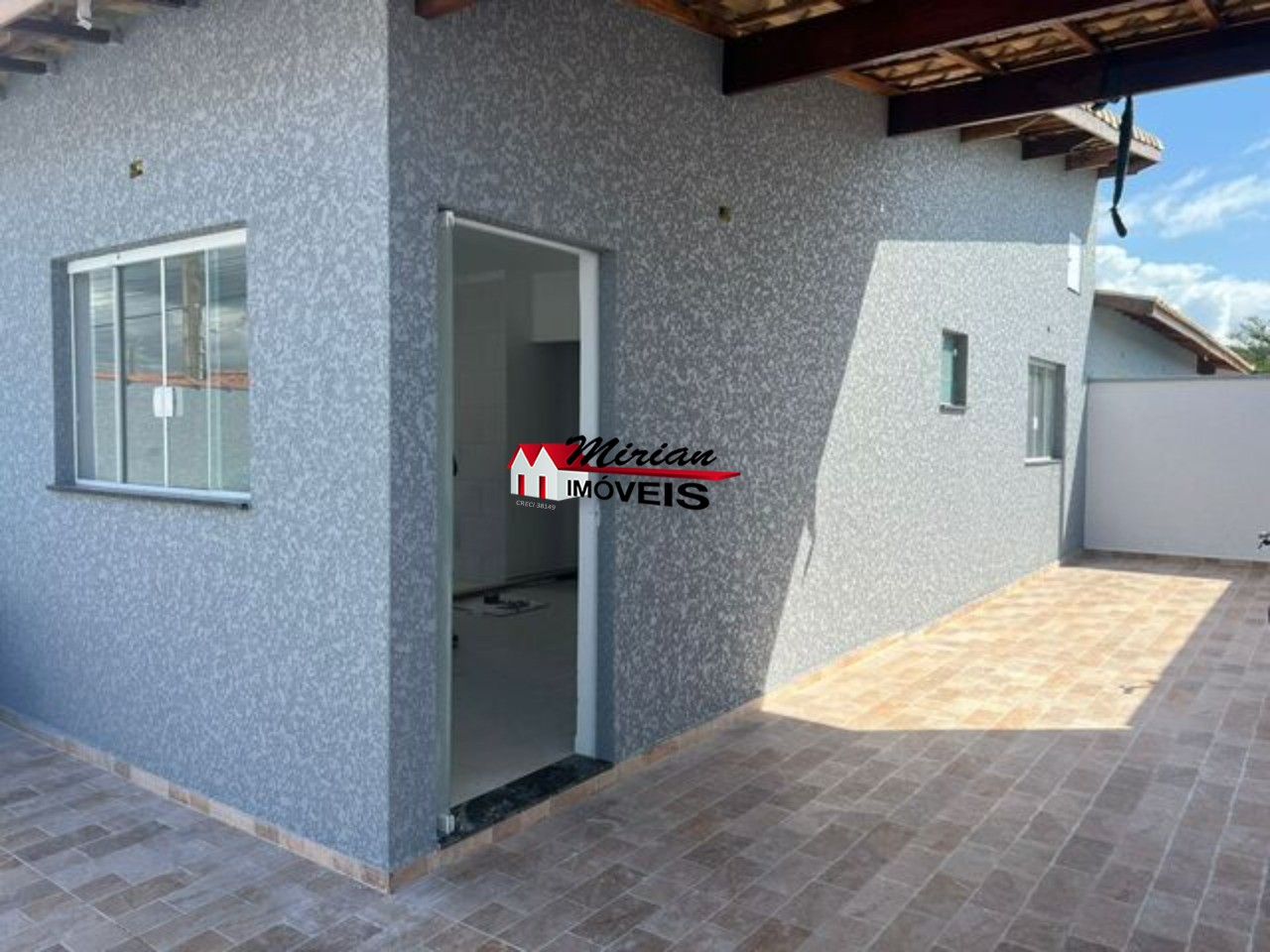 Casa à venda com 2 quartos, 80m² - Foto 3