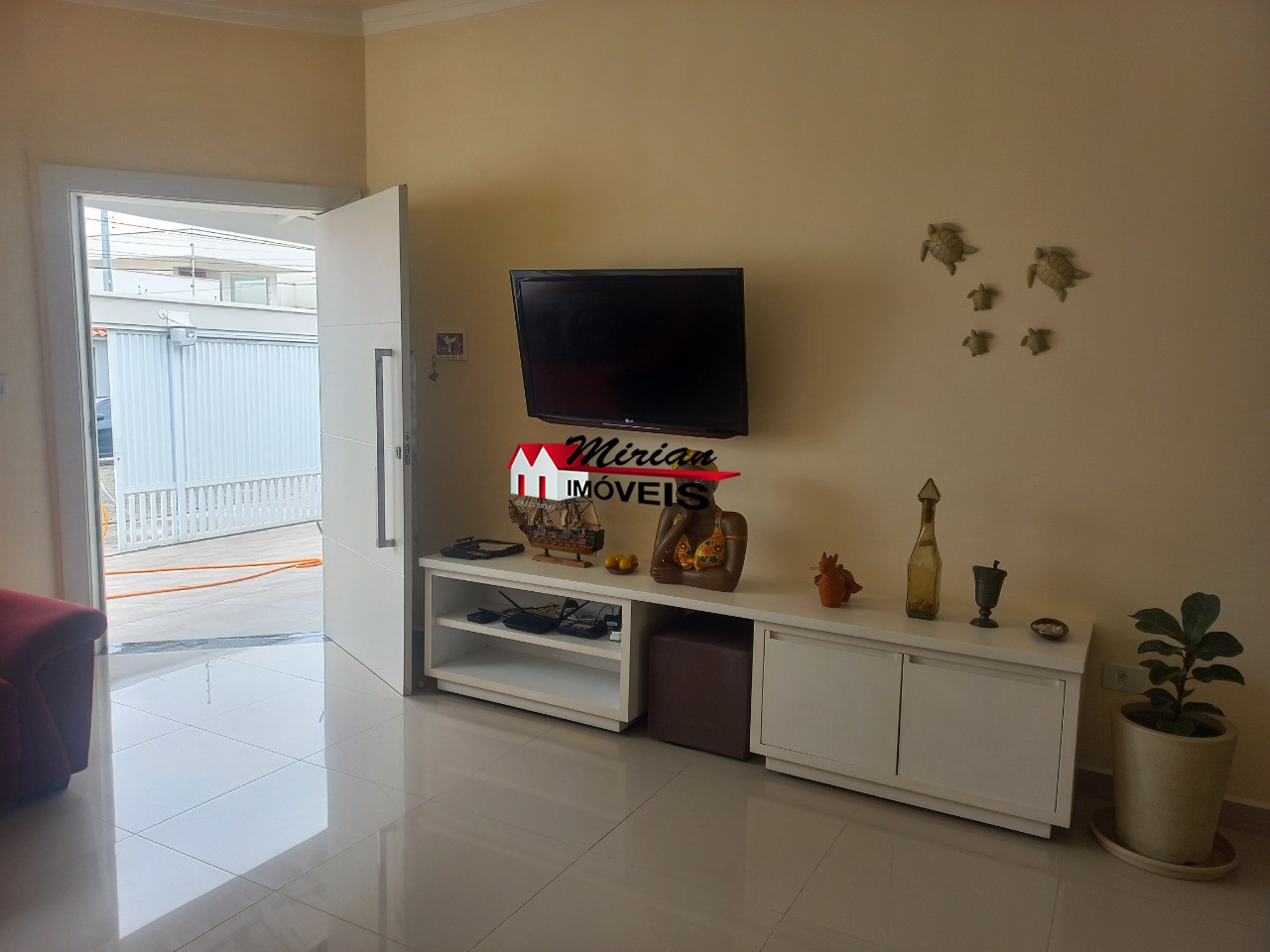 Casa à venda com 3 quartos, 161m² - Foto 8