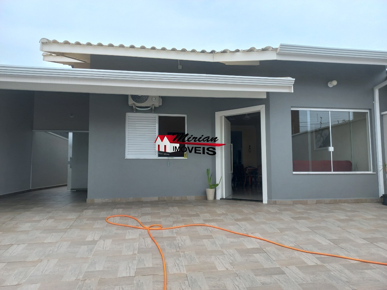 Casa à venda com 3 quartos, 161m² - Foto 2