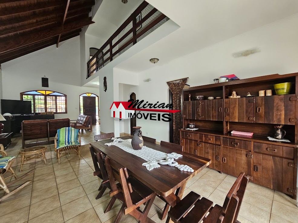 Casa de Condomínio à venda com 4 quartos, 220m² - Foto 32