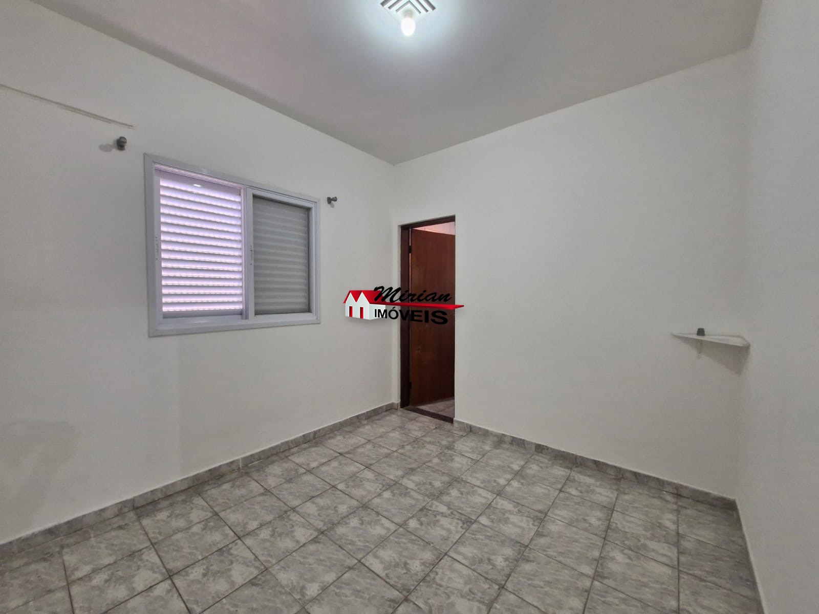 Casa à venda com 3 quartos, 70m² - Foto 15