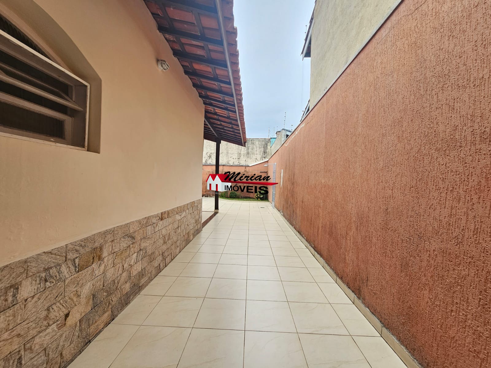 Casa à venda com 2 quartos, 100m² - Foto 4