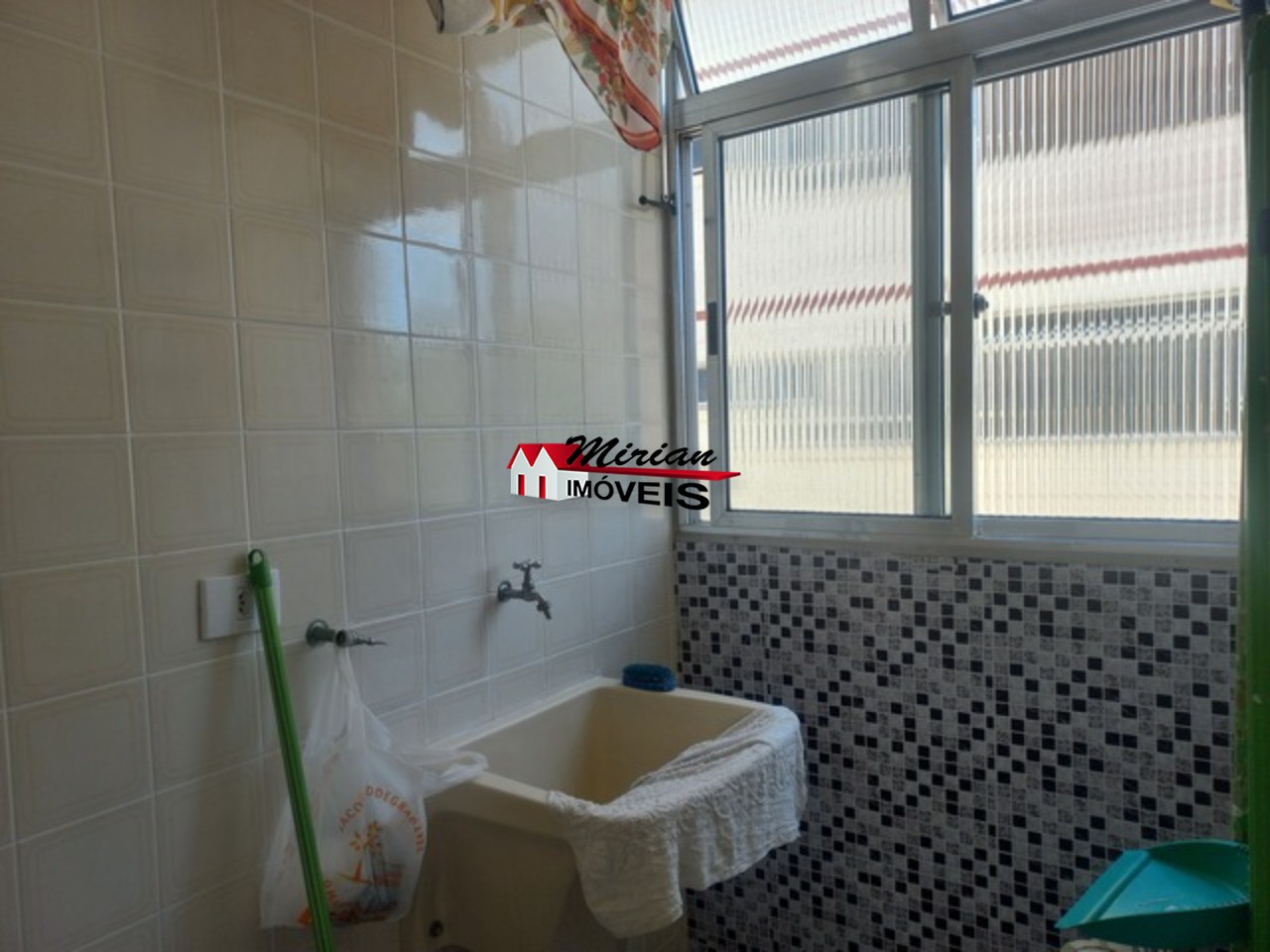 Apartamento à venda com 2 quartos, 65m² - Foto 9