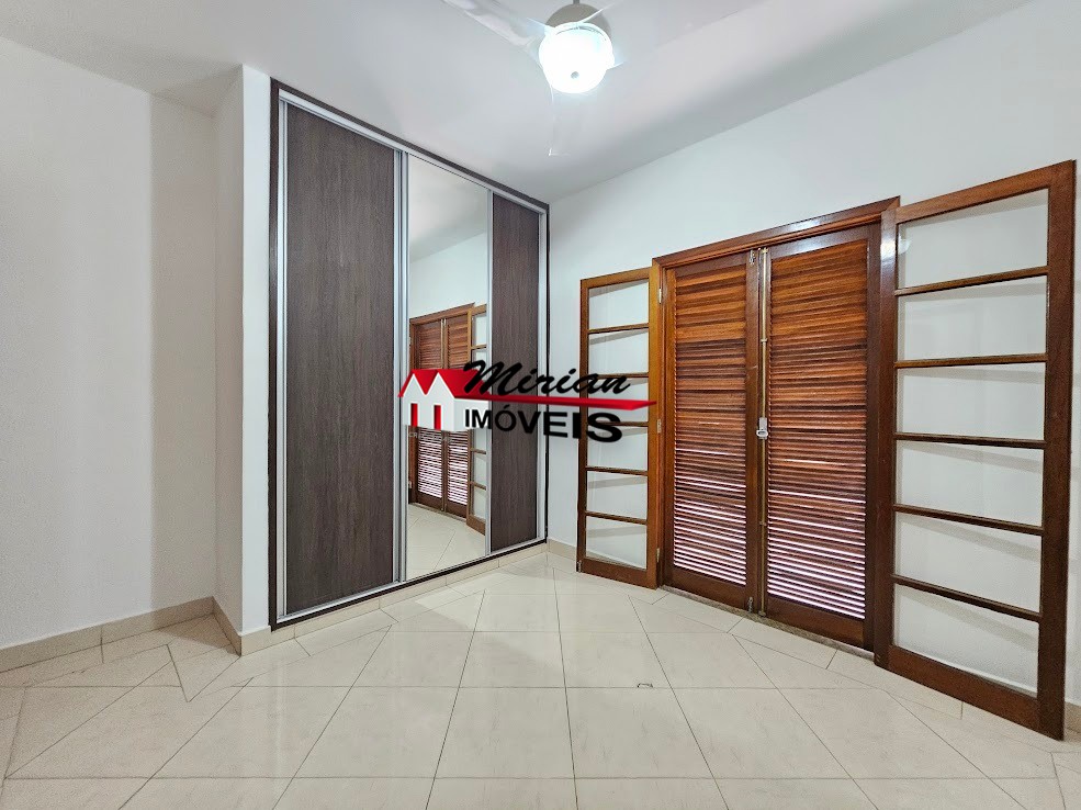 Casa à venda com 3 quartos, 360m² - Foto 11