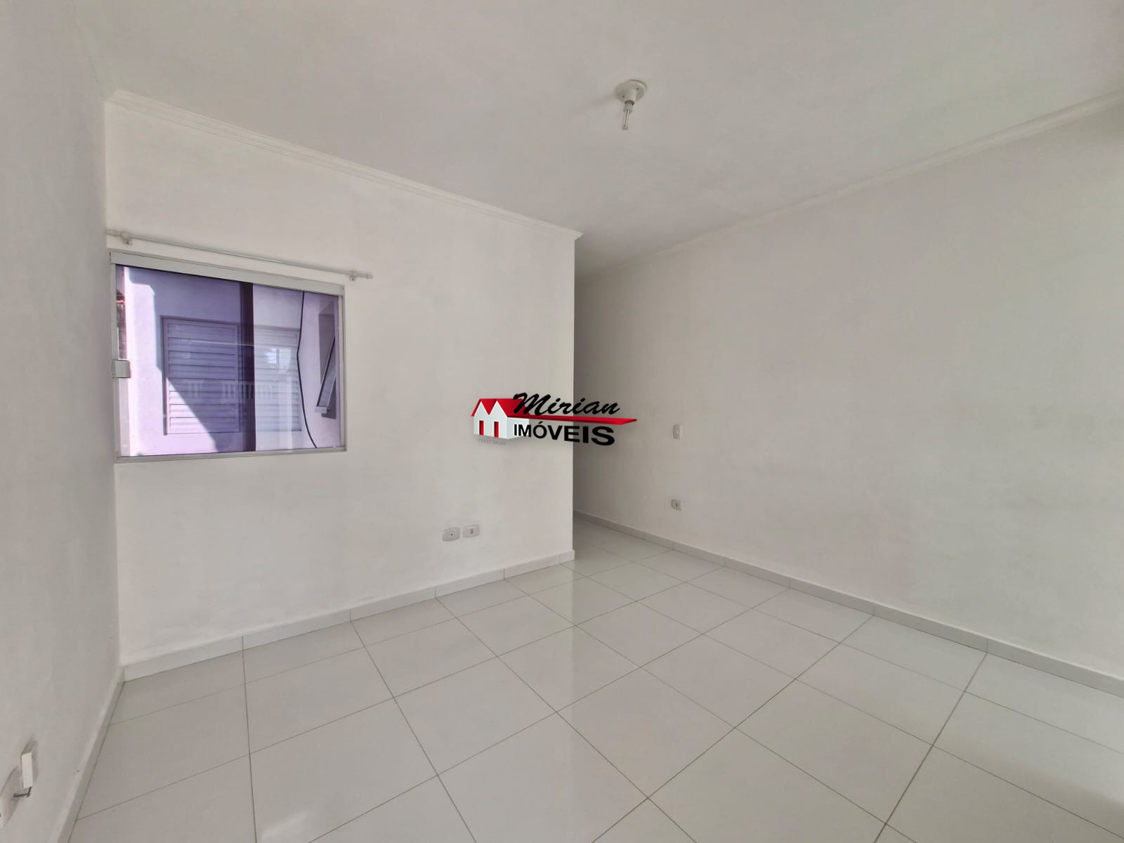 Casa para alugar com 2 quartos, 125m² - Foto 2