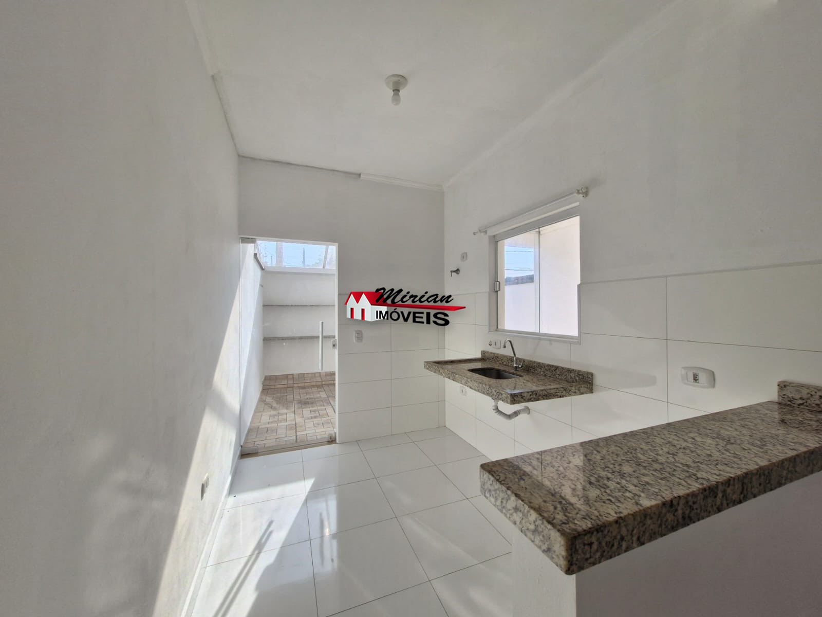 Casa para alugar com 2 quartos, 125m² - Foto 8