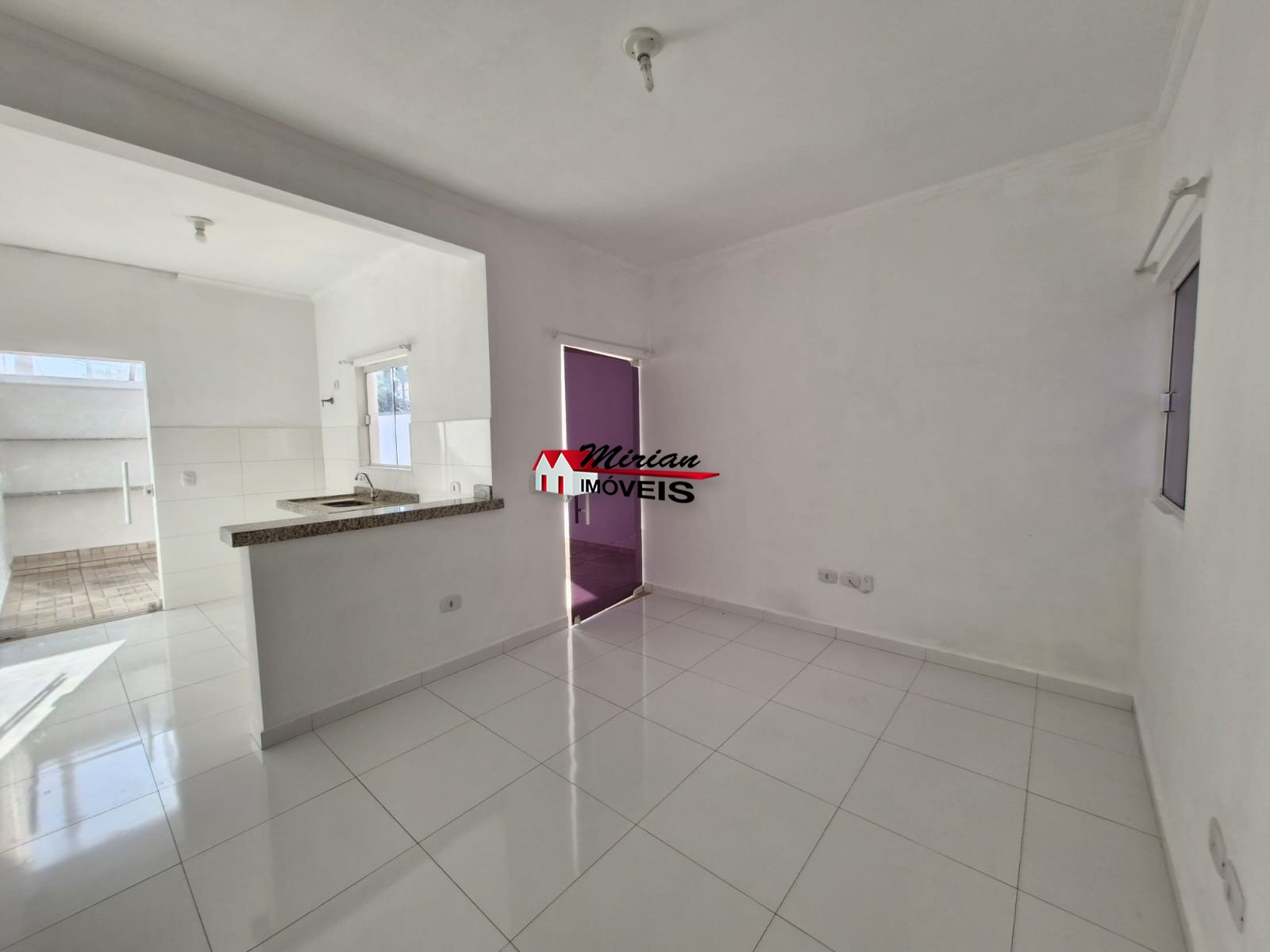 Casa para alugar com 2 quartos, 125m² - Foto 1