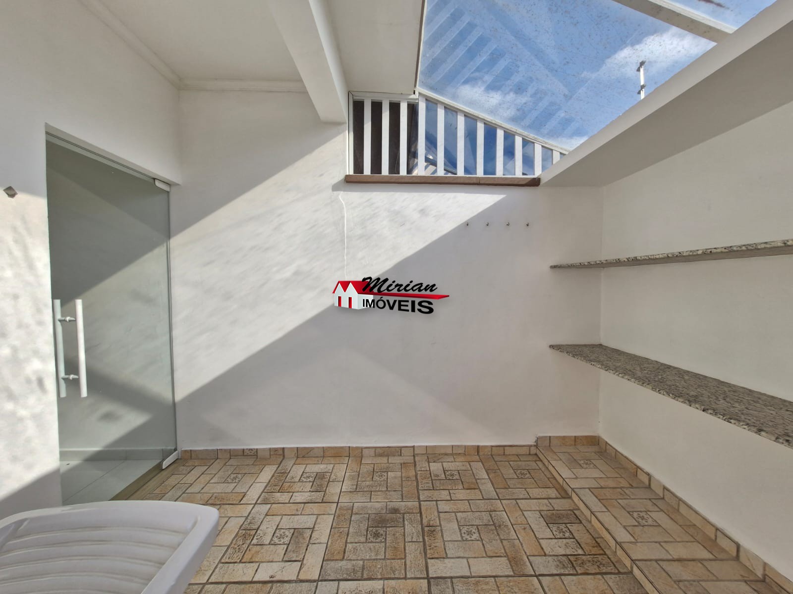Casa para alugar com 2 quartos, 125m² - Foto 11