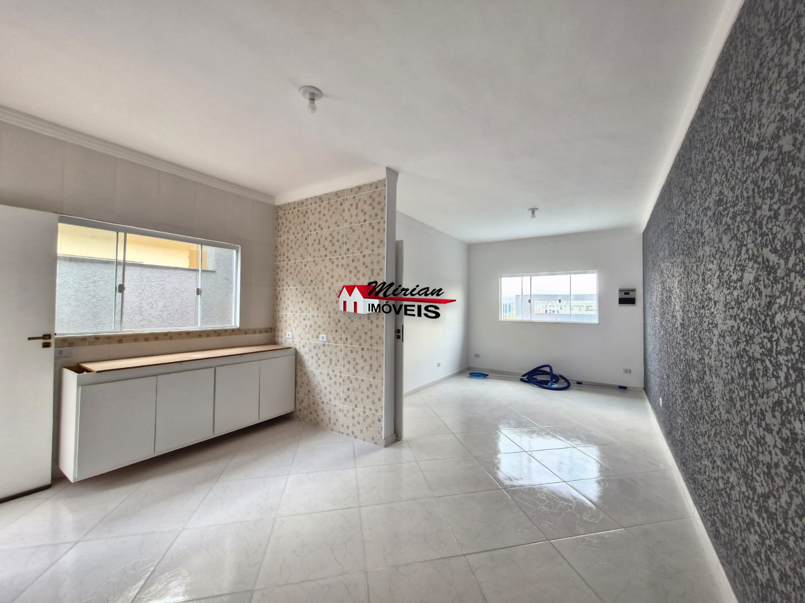 Casa à venda com 2 quartos, 86m² - Foto 4