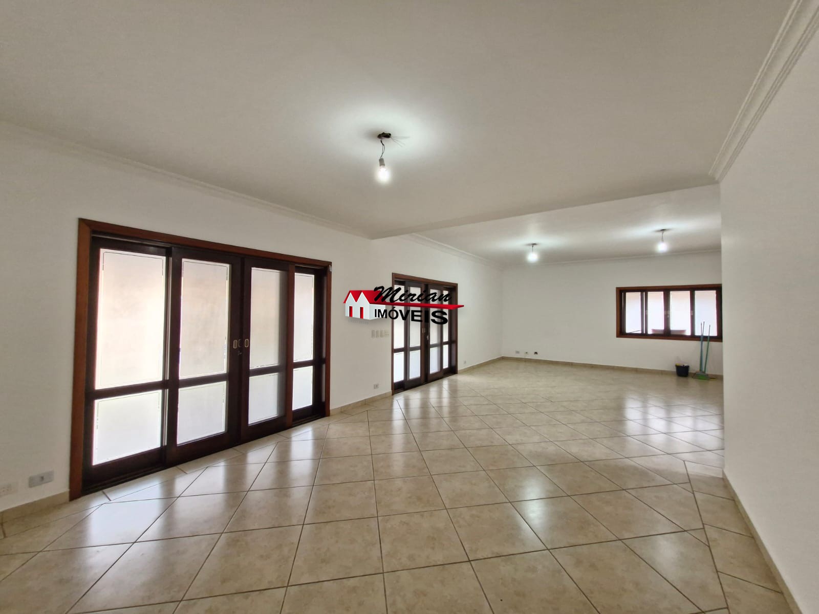 Sobrado à venda com 8 quartos, 500m² - Foto 16