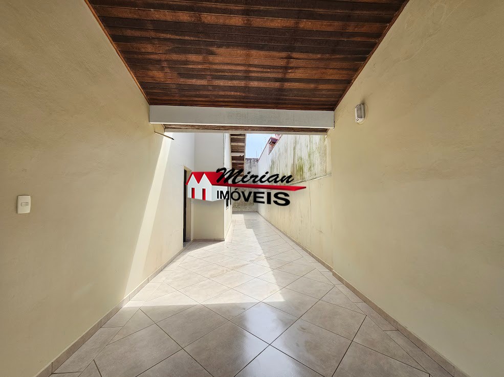 Casa à venda com 3 quartos, 275m² - Foto 4