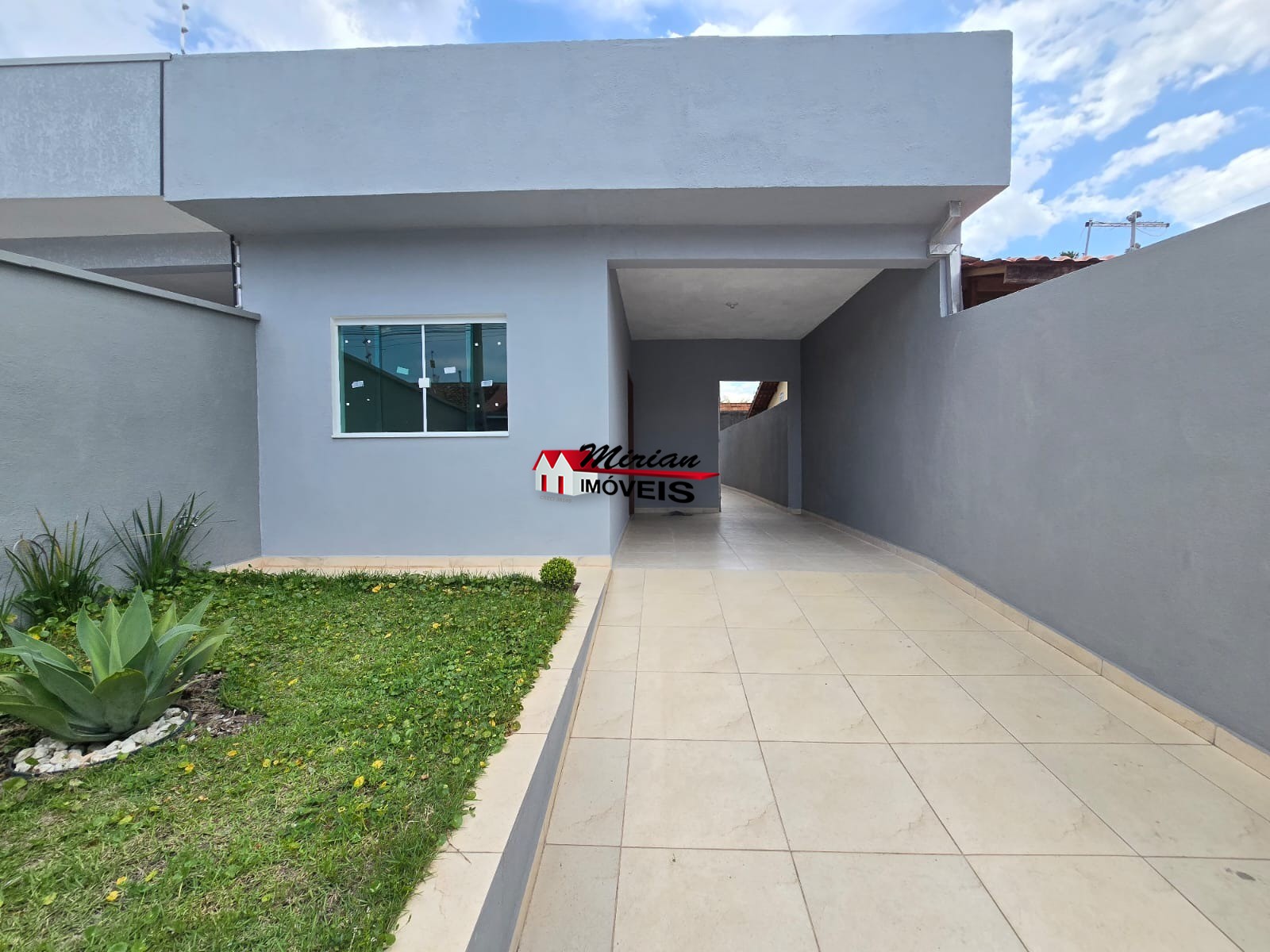 Casa à venda com 2 quartos, 180m² - Foto 1