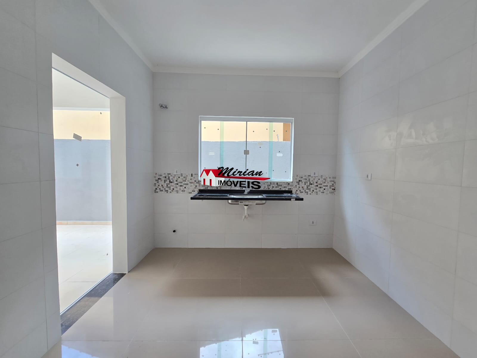 Casa à venda com 2 quartos, 180m² - Foto 9