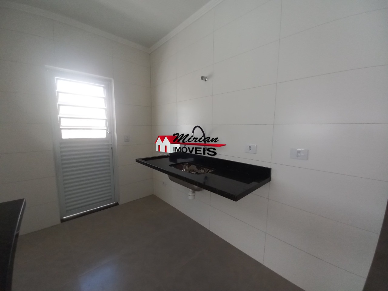 Casa à venda com 2 quartos, 75m² - Foto 17