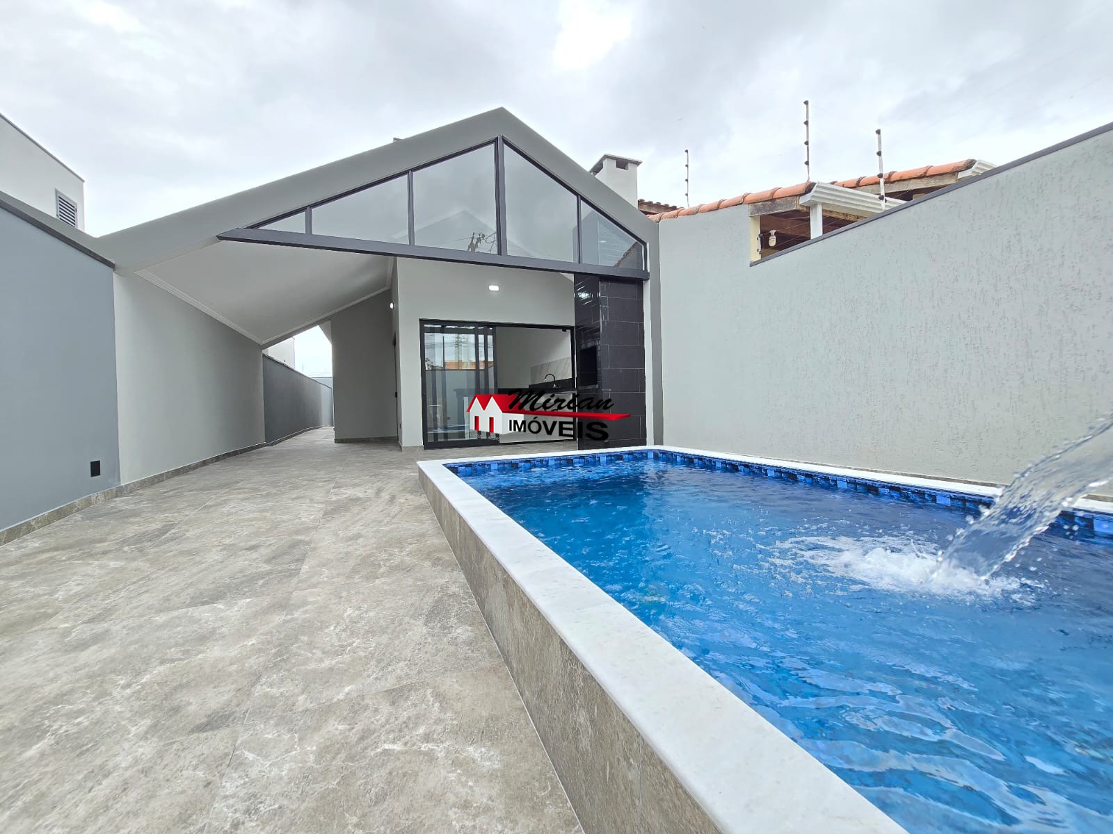 Casa à venda com 2 quartos, 68m² - Foto 6