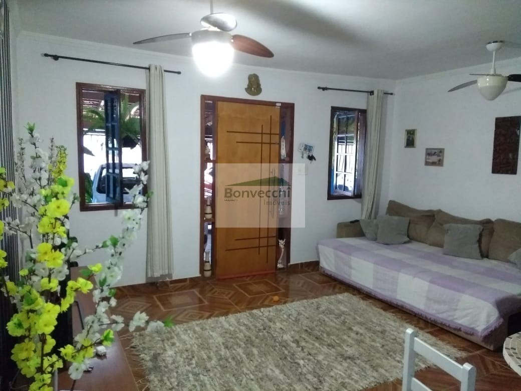 Casa à venda com 2 quartos, 125m² - Foto 1