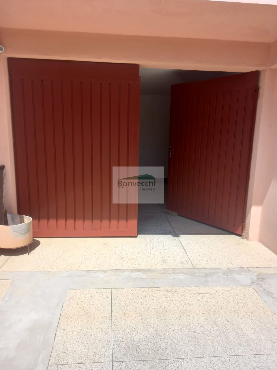 Casa à venda com 2 quartos, 250m² - Foto 2