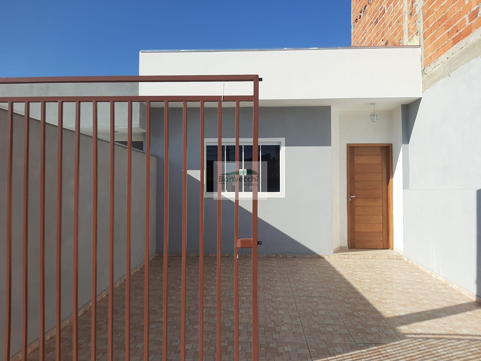 Casa à venda com 2 quartos, 125m² - Foto 1