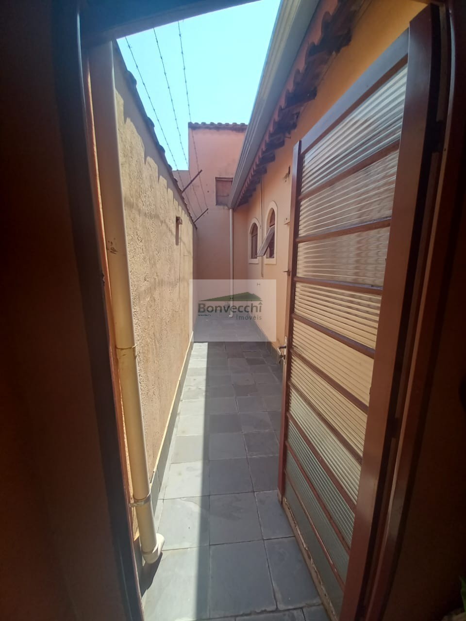 Casa à venda com 2 quartos, 250m² - Foto 9