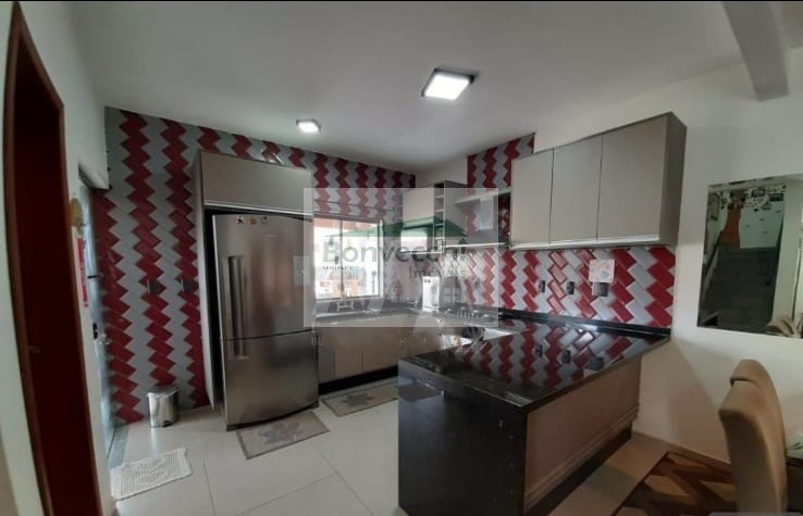 Sobrado à venda com 3 quartos, 200m² - Foto 2