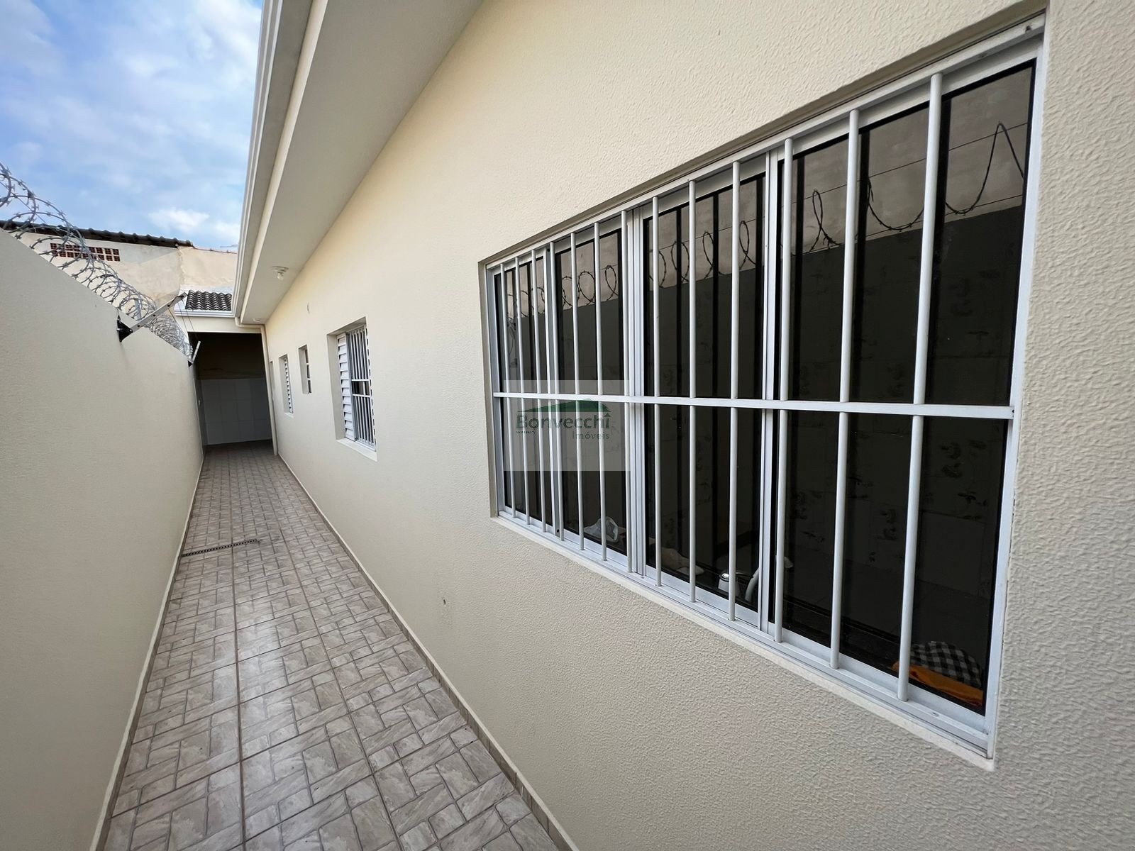 Casa à venda com 2 quartos, 125m² - Foto 1